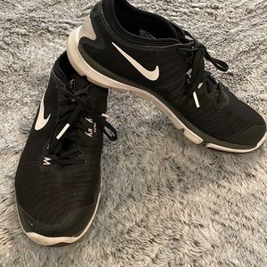 Gently used Womens Nike sneakers